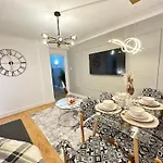 Marble Arch Comfortable Family Apartment